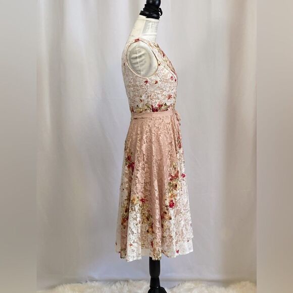 Gabby Skye Floral Lace Fit-&-Flare Dress size 6 - Picture 9 of 12